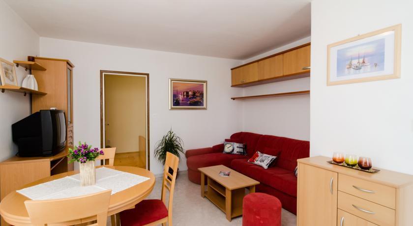 Maximus Apartment
